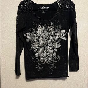 Maurices Black Long Sleeve Graphic Blouse